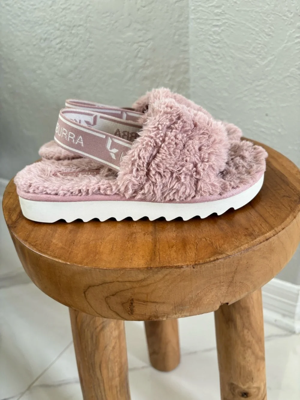 Koolaburra by UGG Pink Fuzzy Slide and cozy Sandals with Elastic Back Strap EUC